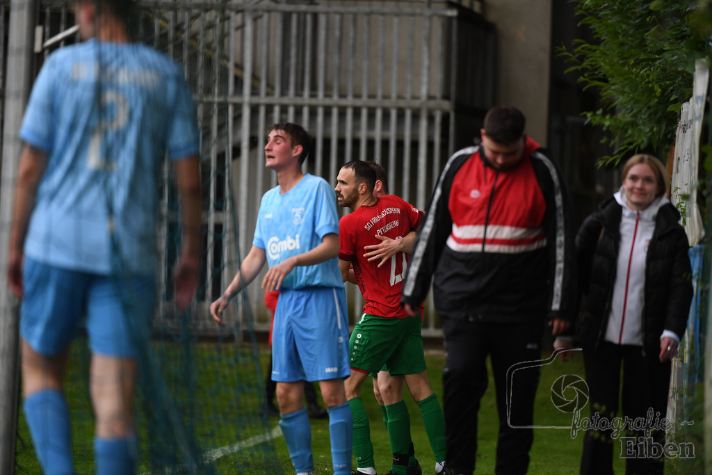 BV Bockhorn-SG FriPe | Relegation zur Kreisliga; BV Bockhorn (weiß)-SG FriPe (rot) am 05.06.2025 in Oldenburg/Ofenerdiek (Lagerstraße), Photo: Philip Eiben 2025 - Realisiert mit Pictrs.com