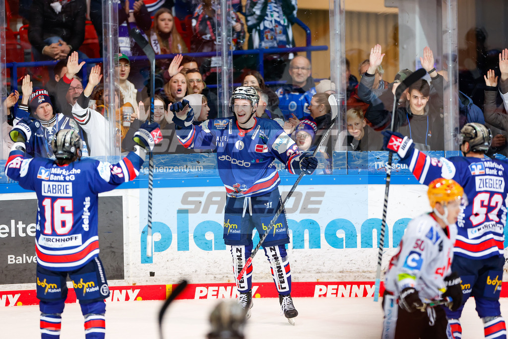 Iserlohn Roosters - Fischtown Pinguins Bremerhaven | John Broda #22 (Iserlohn Roosters)
DEL: Iserlohn Roosters - Fischtown Pinguins Bremerhaven - Realisiert mit Pictrs.com