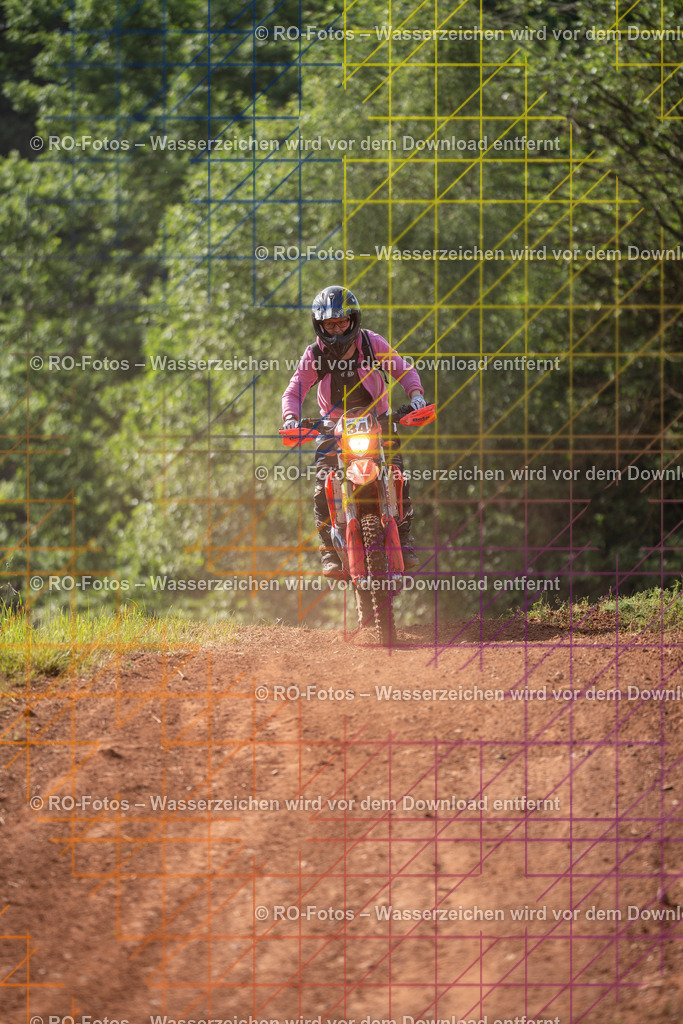 Wolfshausen 4 Lauf -496 | Sportfotografie von RO-Fotos: Motorsport, Motocross, Enduro, Laufveranstaltungen und Triathlon. Professionelle Fotos von Sportlern und Events. - Realisiert mit Pictrs.com