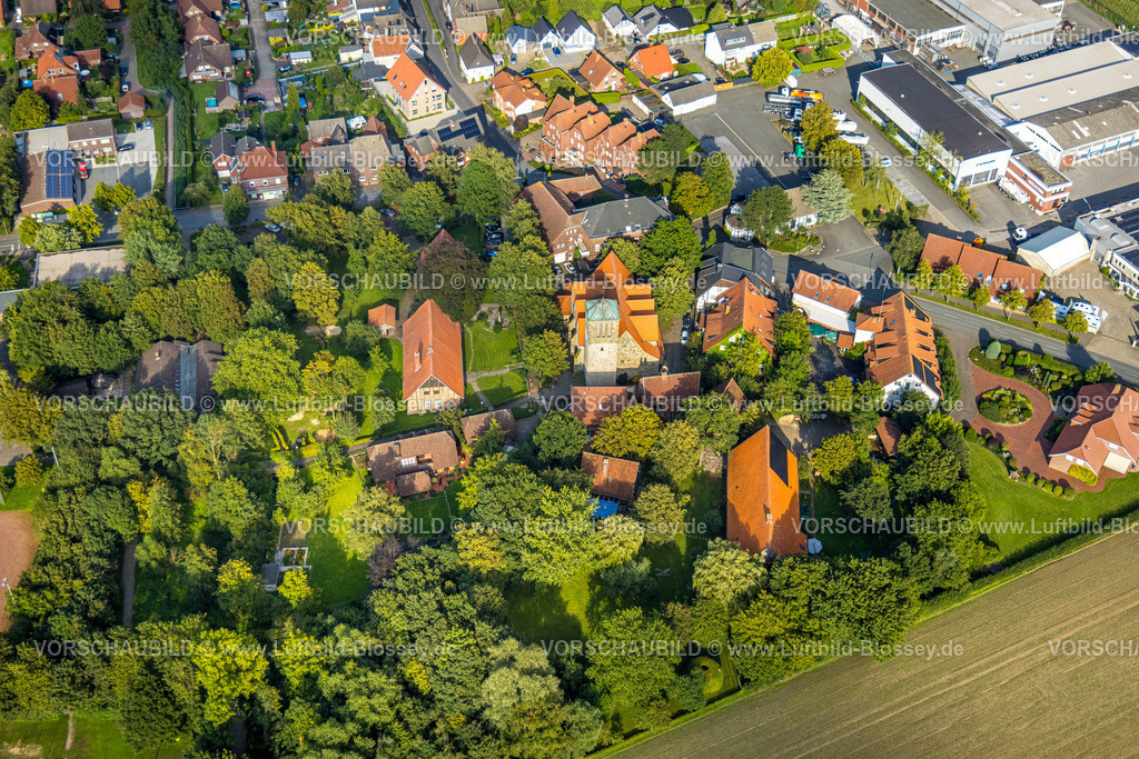Beckum230805980Vellern | Luftbild, Kath. Kirche St. Pankratius, Vellern, Beckum, Münsterland, Nordrhein-Westfalen, Deutschland