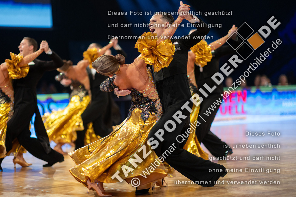 20251206-04152 | Hier finden Sie Tanz Bilder vom Latein und Standard Formationen tanzen. Sportbilder vom Tanzsport. Schöne Fotos und von Weltmeisterschaft, Europameisterschaft, Bundesliga, Regionalliga, Oberliga und Landesliga sowie von GOC Stuttgart, DanceComp, WM Bremen