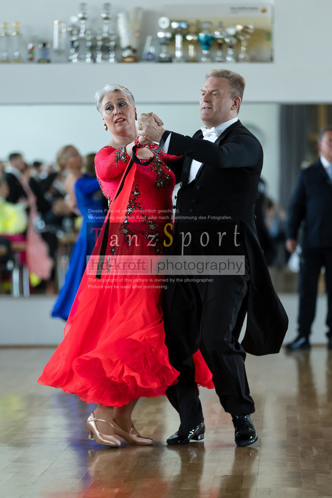 20240525_RL-Masters3-Std_4525 | Tanzsportbilder, Standardtanz, Lateintanz, WDSF, DTV, LTVB, dancecomp, goc, hessen tanzt, blaues band der spree, walzer, tango, wiener walzer, slowfox, quickstepp, samba, rumba, cha-cha-cha, paso doble. jive, hd-kroft photography, turniertanzsport