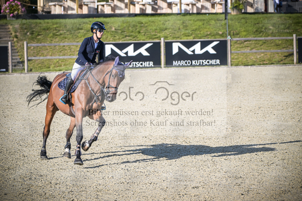 DOS_9029 | Entdecke hochwertige Reitturnierfotos von Foto Oger. Professionell, emotional und authentisch – jetzt Lieblingsmomente im Shop bestellen. - Realisiert mit Pictrs.com