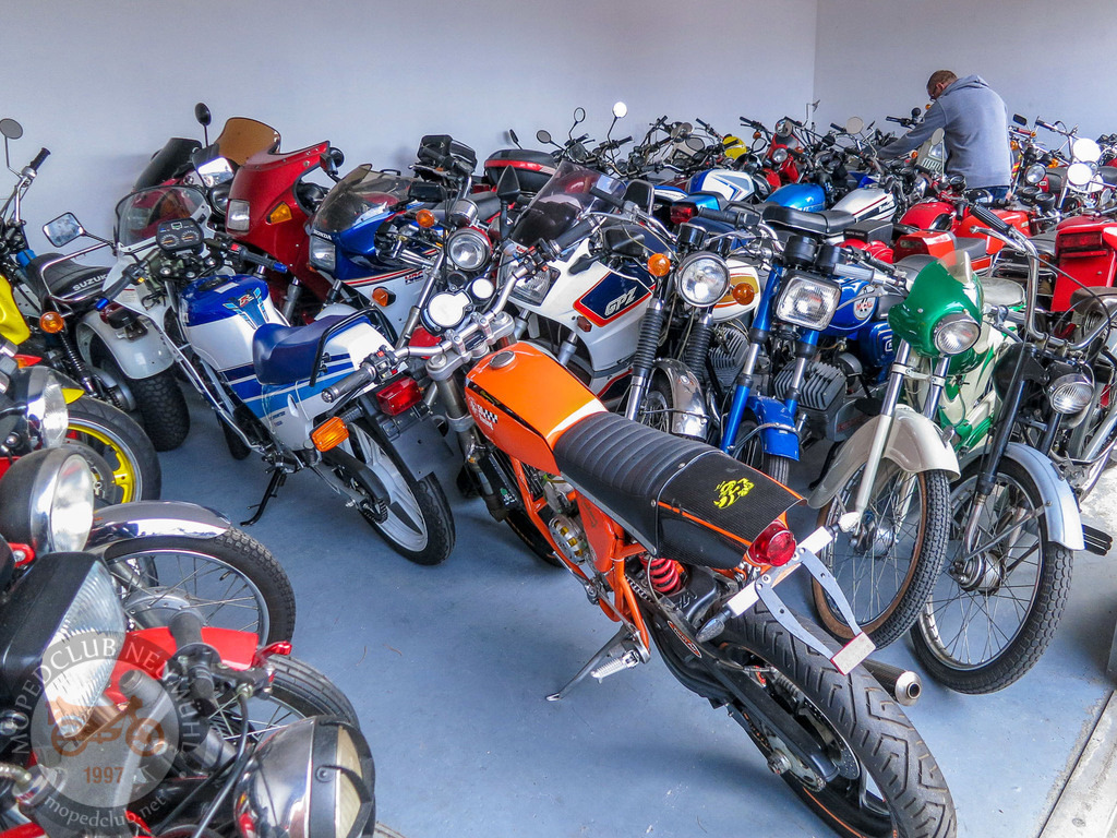 MopedmuseumNeumühl_151023_017 | Bildergalerie von Sport-Ereignissen aber auch von weiteren spannenden Dingen - nicht nur vom Niederrhein. In Anlehnung an den bekannten Spruch von Hanns Dieter Hüsch heißt das Motto: "Niederrhein ist überall".  - Realisiert mit Pictrs.com