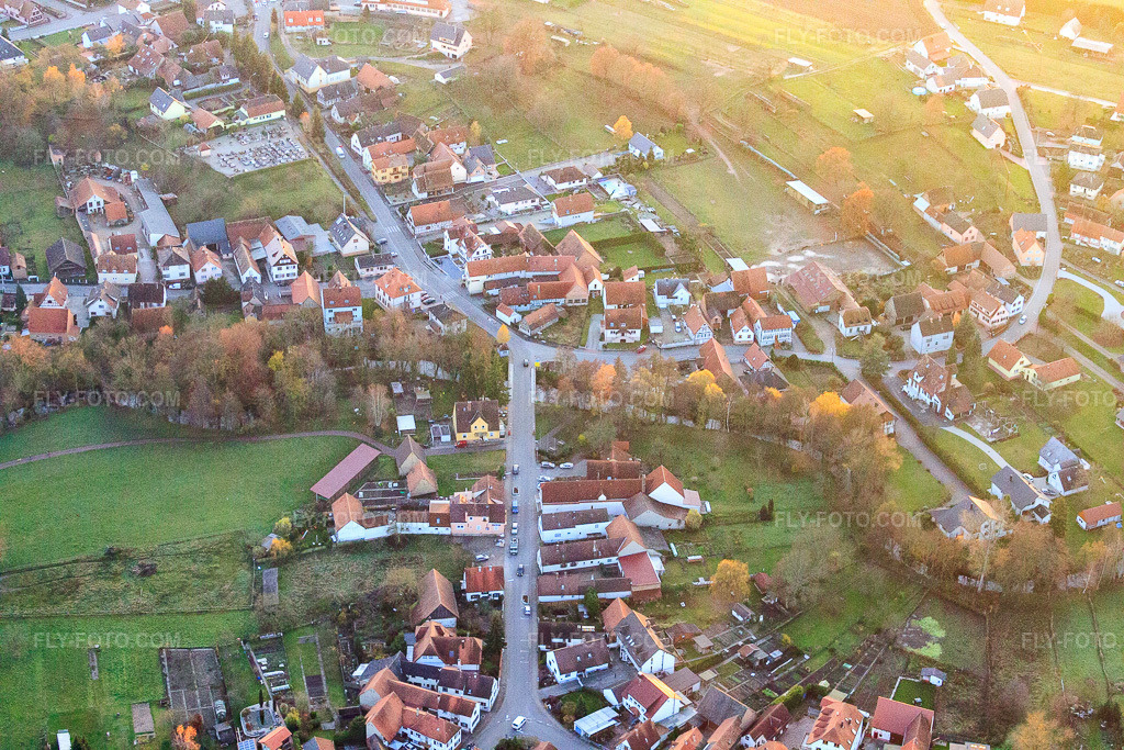 Aerial view: Lauterbrücke from the north between France and Germany in Scheibenhard in the state Bas-Rhin, France. – Photo: IMG_22736.jpg taken on 11/19/2009 by Werner Riehm/FLY-FOTO.com – Resolution of the original: 4752 x 3168 px