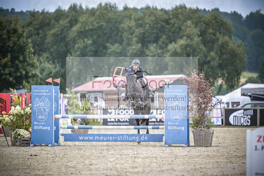 DOS_2336 | Entdecke hochwertige Reitturnierfotos von Foto Oger. Professionell, emotional und authentisch – jetzt Lieblingsmomente im Shop bestellen.Deutschlandweite Turnierfotografie. - Realisiert mit Pictrs.com