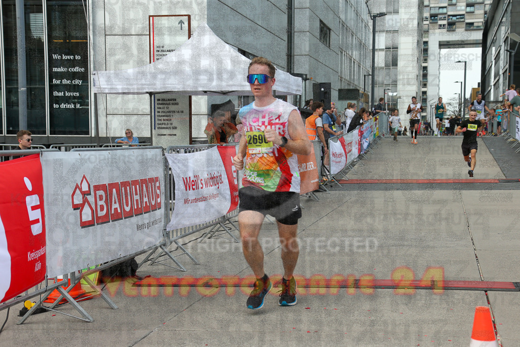 250920_1517_EX1_8730 | Sportfotografie im Rhein-Sieg Kreis, Köln, Bonn, NRW, Rheinland Pfalz, Hessen, etc. Unser Tätigkeitsfeld umfasst den Laufsport vom Volkslauf über den Marathon, Duathlon, Triathon bis zum Ultralauf wie Kölnpfad Ultra oder Schindertrail.