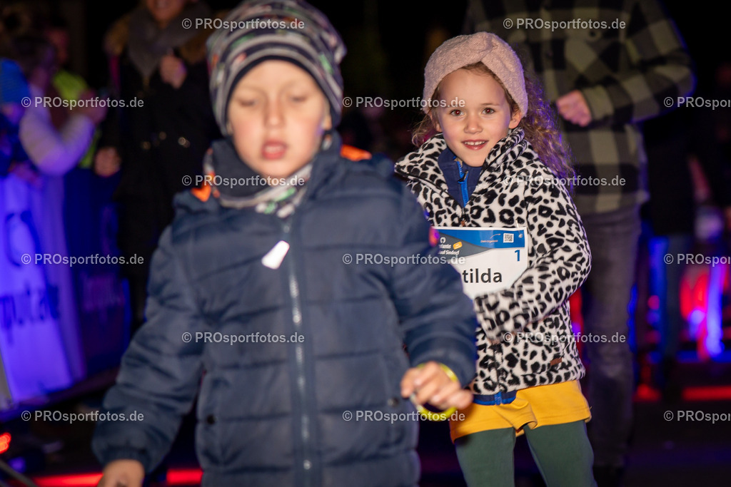 Martinslauf Sindorf 2023 in Kerpen-Sindorf, 09.11.2023 | Impressionen vom Martinslauf Sindorf 2023 am 09.11.2023 in Kerpen-Sindorf (Nordrhein-Westfalen).