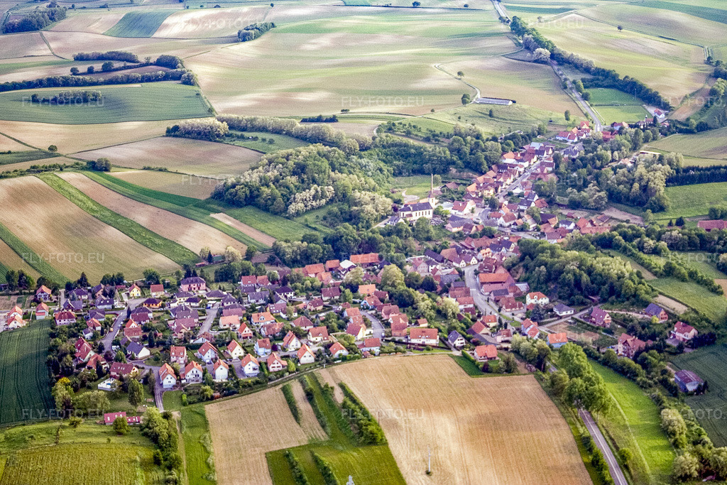 Vue aérienne: Vue de la ville depuis le nord à Neewiller-près-Lauterbourg dans le département Bas Rhin, France – .Photo: IMG_2391.jpg prise le 04/06/2006 par Werner Riehm/FLY-FOTO.eu – Résolution de l'original: 3456 x 2304 px