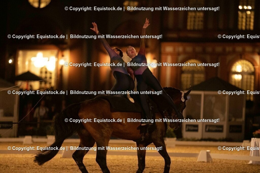 20230527_Voltigieren_NASPA_Flutlicht_1097 | equistock