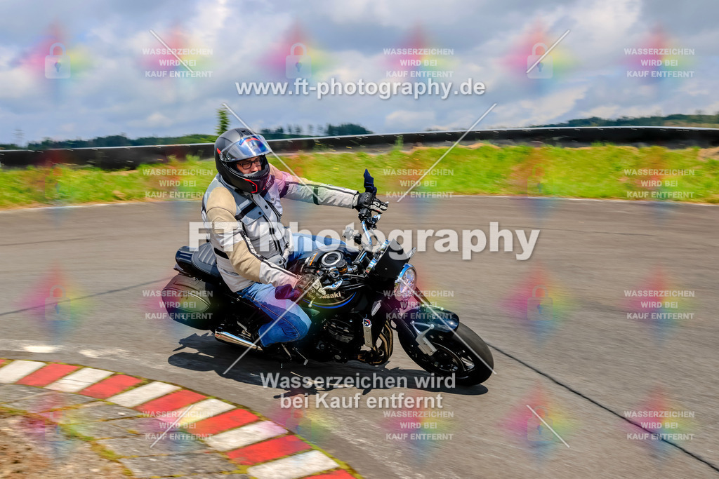 _TCM3326 | Hier findet Ihr Bilder von Touristenfahrten auf der Nürburgring Nordschleife oder von anderen Veranstaltungen die ich besucht habe. Viel Spass beim Durch Schauen 