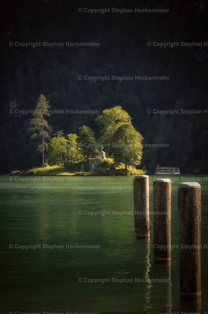 Insel Christlieger im Sonnenlicht am Königssee | Wandbilder online kaufen. Bring Atmosphäre in deine Räume.
Egal ob für private Räume, Arztpraxen, Hotels oder Pensionen. Die Wandbilder  in verschiedenen Größen auf Leinwand, Alu-Dibond, Acrylglas, Holz und vieles mehr.


 - Realisiert mit Pictrs.com