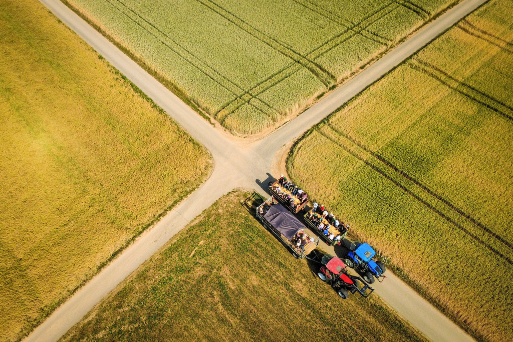 Feldeerrundfahrt | Leonbeg - Felderrundfahrt von Gebersheim nach Leonberg - Realisiert mit Pictrs.com