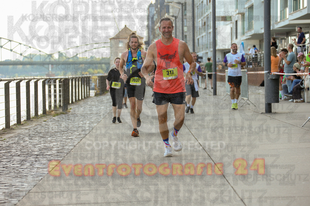 250920_1452_EX1_8028 | Sportfotografie im Rhein-Sieg Kreis, Köln, Bonn, NRW, Rheinland Pfalz, Hessen, etc. Unser Tätigkeitsfeld umfasst den Laufsport vom Volkslauf über den Marathon, Duathlon, Triathon bis zum Ultralauf wie Kölnpfad Ultra oder Schindertrail.