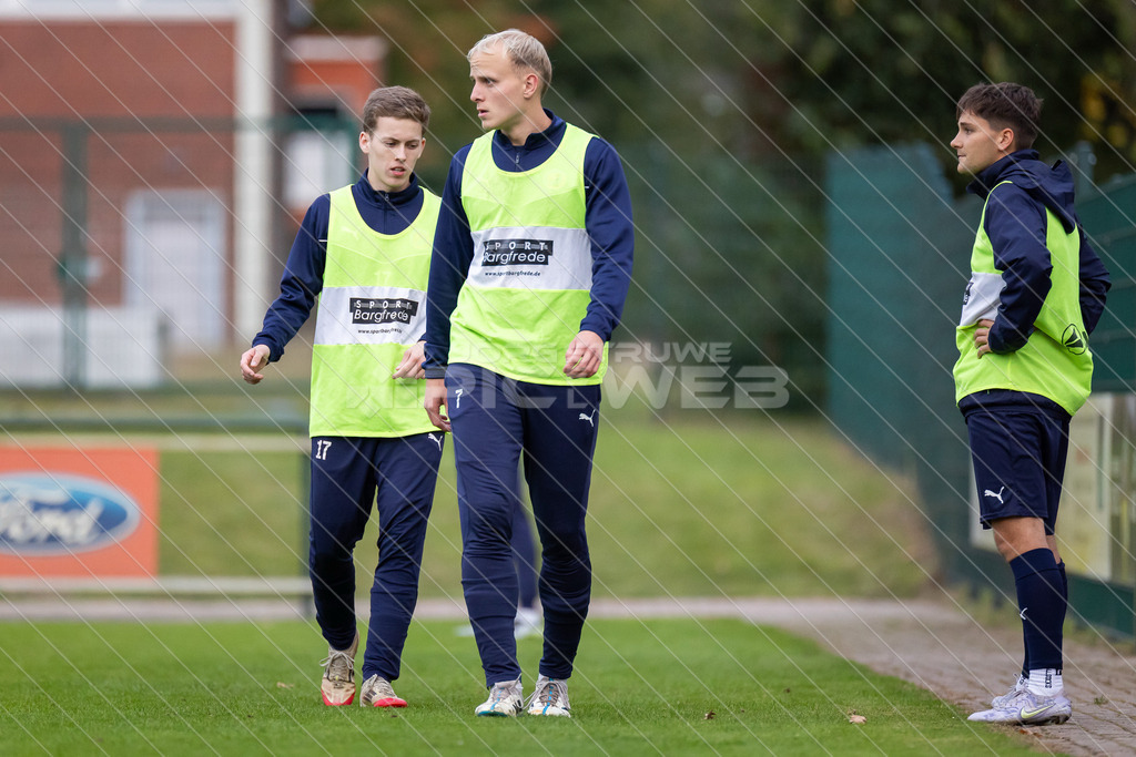 20251004_Picselweb-Fotografie_1R3_4164_web | Bezirkspokal Viertelfinale, SV Ahlerstedt/Ottendorf - SV Drochtersen/Assel II, Ergebnis 0:3. Foto: Jörg Struwe - picselweb.de - Realisiert mit Pictrs.com