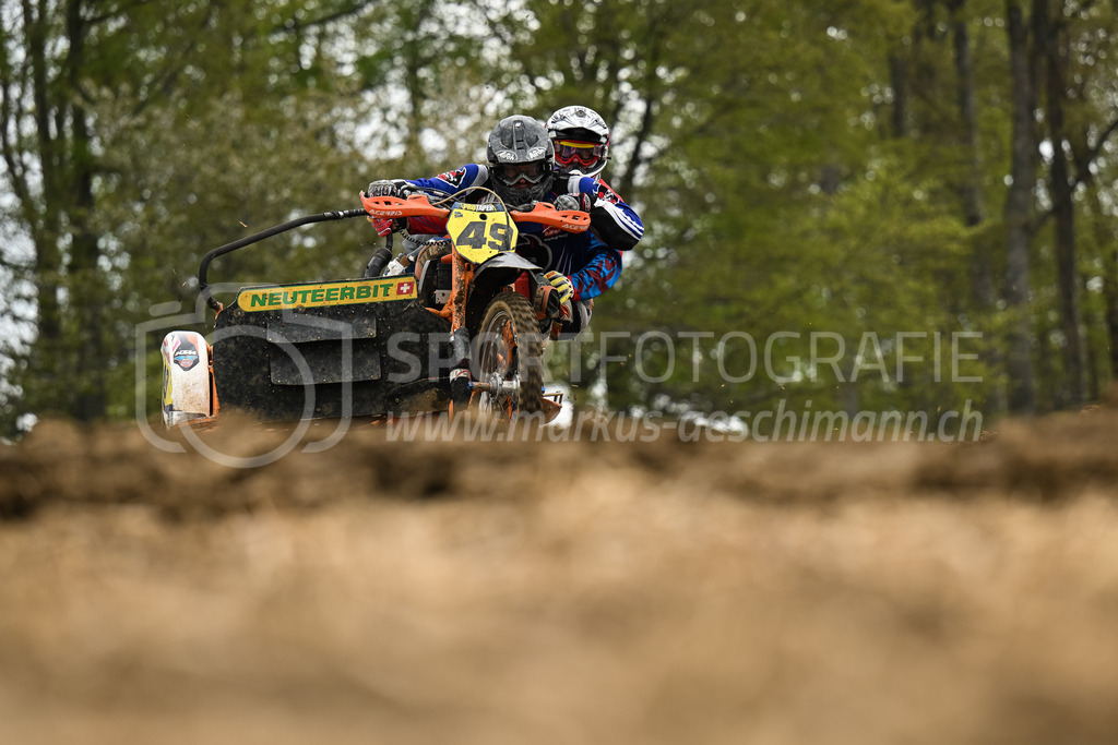 Motocross Schlatt bei Winterthur - 30. April 2023 | #49 Krieg Martin / Kaelin Bruno aus Neukirch Egnach (CH) auf Neuteerbit 612 in der Kategorie Seitenwagen am Motocross Schlatt bei Winterthur, 30. April 2023. 
Instagram: @mx_schlatt | @mc_wila | @sam_schweiz
Bild: Sportfotografie Markus Aeschimann | www.markus-aeschimann.ch - Realisiert mit Pictrs.com