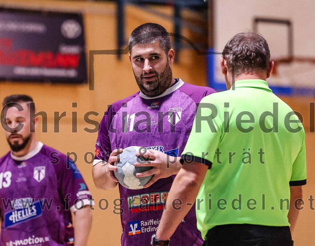 2024-11-09_010_SpVgg_Altenerding_gegen_TV_Altoetting | Erding, Deutschland, 09.11.2024:Handball, Bezirksoberliga Männer 2024 / 2025, 6. Spieltag, SpVgg Altenerding gegen TV Altötting, Endergebnis: 26:22Christian Loris (SpVgg Altenerding, #11)Foto: Christian Riedel / fotografie-riedel.net