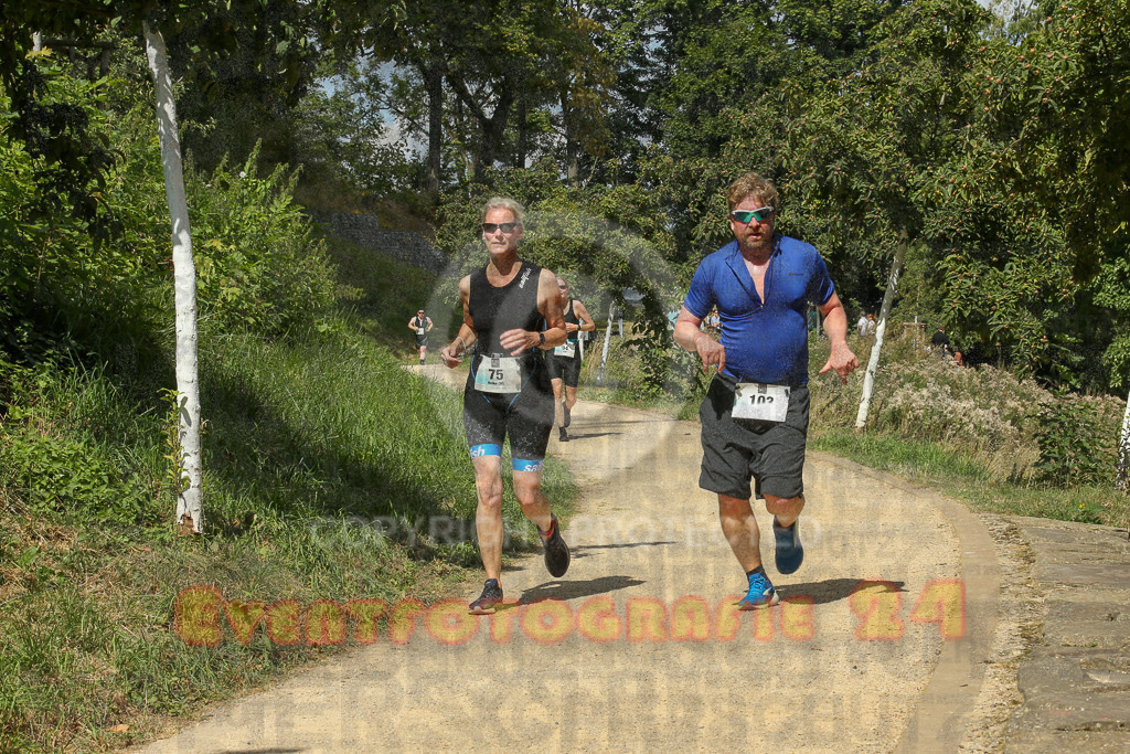 250824_1243_EX1_0322 | Sportfotografie im Rhein-Sieg Kreis, Köln, Bonn, NRW, Rheinland Pfalz, Hessen, etc. Unser Tätigkeitsfeld umfasst den Laufsport vom Volkslauf über den Marathon, Duathlon, Triathon bis zum Ultralauf wie Kölnpfad Ultra oder Schindertrail.