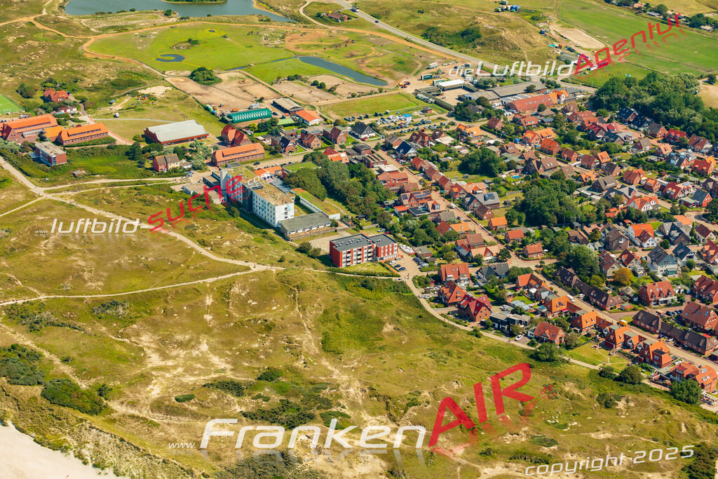 Bild der Stadt Norderney - Die Luftaufnahme wurde 2025 vom UL-Flugzeug heraus erstellt ( keine Drohne ) - Hochauflösende Luftaufnahme - für professionelle Ausdrucke geeignet. Die Geschenkidee !Hier alle&nbsp;Infos zur Lizenzierung der LuftaufnahmeWir fliegen auch dieses Jahr wieder in Ihre Region um Luftbilder zu erstellen.- Luftbild anfragen