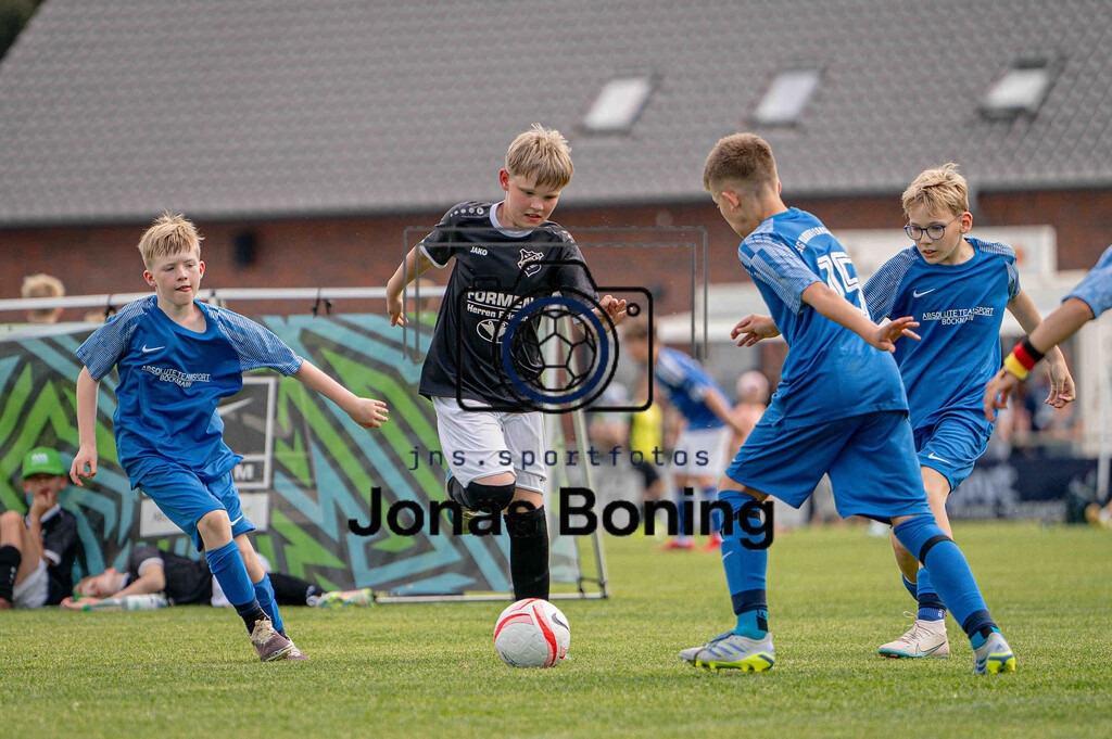 Fußball I E-Junioren I Saison 2025-2026 I OM-Cup Lüsche I Samstag  I 22800 | jns.sportfotos - Realisiert mit Pictrs.com