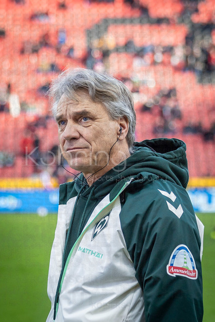 German Bundesliga, Bayer 04 Leverkusen vs. SV Werder Bremen, 24.01.2026 | LEVERKUSEN, GERMANY - JANUARY 24: Horst Steffen (Head Coach SV Werder Bremen) before the game during the German Bundesliga match on gameday 19 between Bayer 04 Leverkusen vs. SV Werder Bremen at BayArena on January 24, 2026 in Leverkusen, Germany. DFL REGULATIONS PROHIBIT ANY USE OF PHOTOGRAPHS AS IMAGE SEQUENCES AND/OR QUASI-VIDEO.