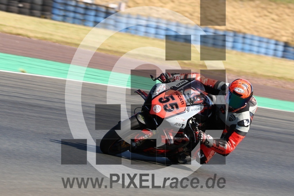 0055-20240719_07571 | Schöne Erinnerungen an spannende Momente - das festzuhalten ist unser Job. PIXELrace.de ist seit 2003 auf den Rennstrecken Europas unterwegs um die Action draußen beim Fahren und die wunderbare Stimmung imm Fahrerlager für euch einzufangen.