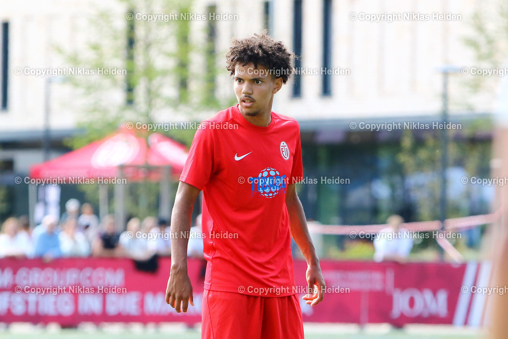 NH_EimsbüttelerTV_TuSDassendorf_OberligaHamburg_25082024 | #14 Josh Lesley Görtzen (Eimsbütteler TV)Fußball I Herren I Gamesright Oberliga Hamburg I Saison 2024-2025 I 4. Spieltag I Eimsbütteler TV - TuS Dassendorf I 25.08.2024 I Sportzentrum Hoheluft