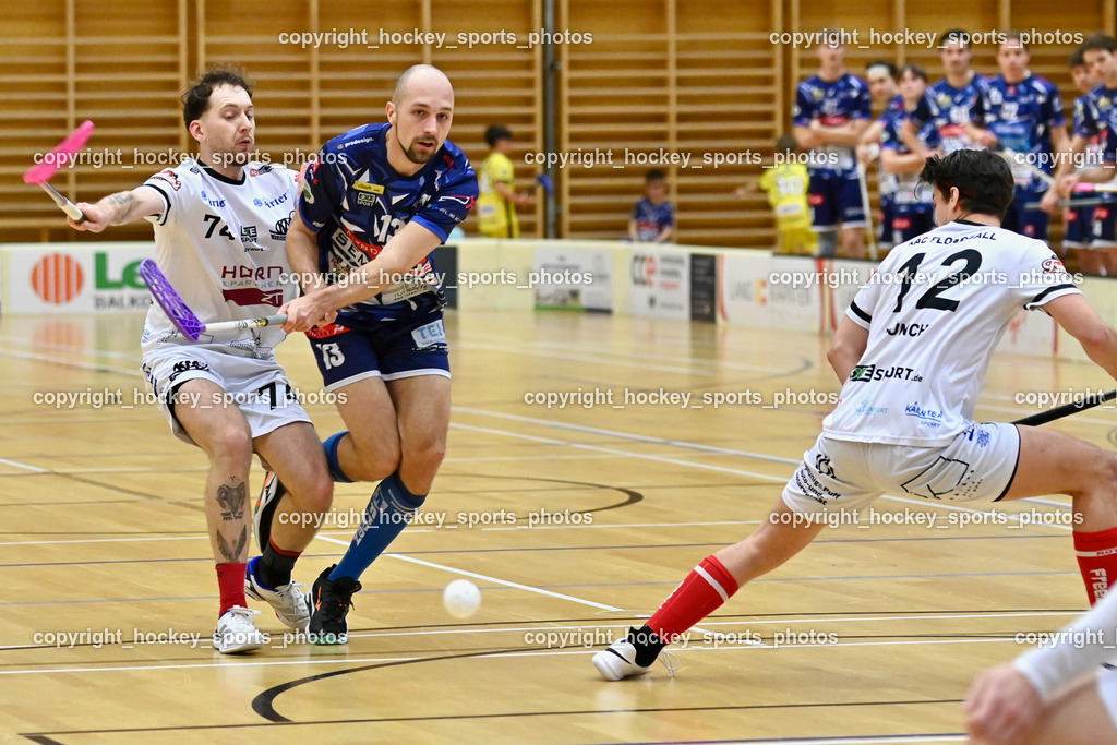 VSV Unihockey vs. KAC Floorball | #74 Luca Wurmitzer KAC Floorball, #13 Jan Sláma VSV Unihockey, #12 Nikita Münch KAC Floorball, VSV Unihockey vs. KAC Floorball, VSV Unihockey vs. KAC Floorball am 28.03.2026 in Villach (Ballspielhalle St. Martin), Austria, (Photo by Bernd Stefan)