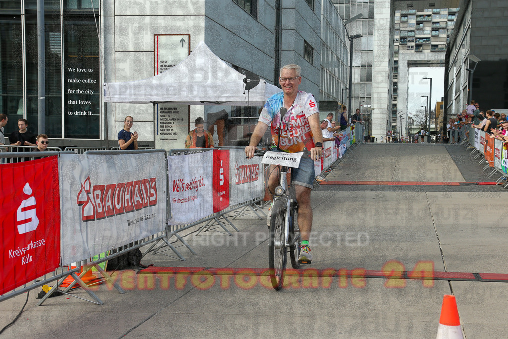 250920_1509_EX1_8456 | Sportfotografie im Rhein-Sieg Kreis, Köln, Bonn, NRW, Rheinland Pfalz, Hessen, etc. Unser Tätigkeitsfeld umfasst den Laufsport vom Volkslauf über den Marathon, Duathlon, Triathon bis zum Ultralauf wie Kölnpfad Ultra oder Schindertrail.