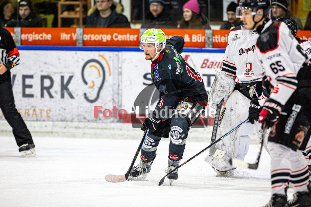 Peißenberg MINERS gegen EV Dingolfing ISAR RATS | Eishockey Bayernliga 2025/26 Vorrunde 28. Spieltag, Peißenberg MINERS gegen EV Dingolfing ISAR RATS, 20260118,Weiland PARRISH (MINERS 13) in Aktion,2026-01-18 in Peißenberg (flatbuy Arena Peißenberg), Weiland PARRISH (MINERS 13)Copyright: WolfgangxLindner www.foto-lindner.de