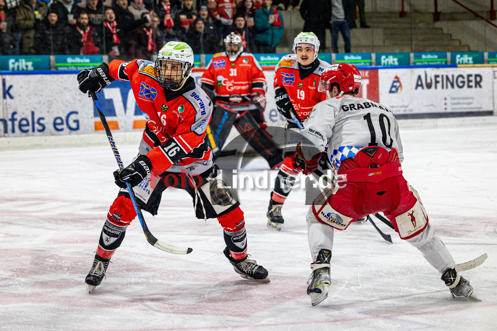 TSV Peißenberg Miners vs TEV Miesbach | Eishockey Bayernliga 2023/2024, TSV Peißenberg Miners vs TEV Miesbach, 20240202,
Christoph FRANKENBERG (Miners 16) in Aktion,
2024-02-02 in Peißenberg (Eisstadion)
16 Christoph FRANKENBERG (Miners 16), 10 Michael GRABMAIER (TEV 10), 19 Matthäus LIDL (Miners 19), 31 Korbinian SERTL (Miners Goali 31)
Copyright: WolfgangxLindner foto-lindner.de
