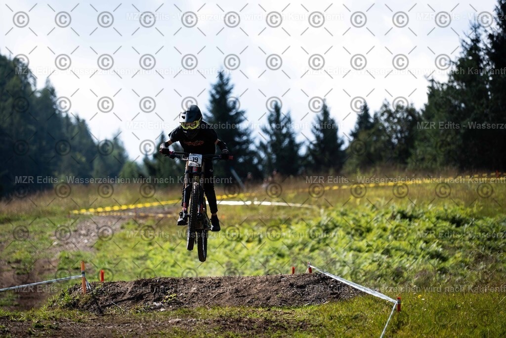 x-158 | mzredits - Realisiert mit Pictrs.com