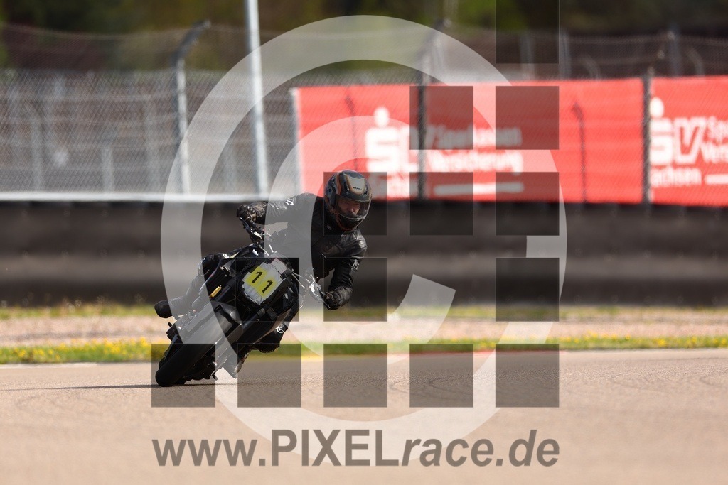 0011-20250422_00951 | Schöne Erinnerungen an spannende Momente - das festzuhalten ist unser Job. PIXELrace.de ist seit 2003 auf den Rennstrecken Europas unterwegs um die Action draußen beim Fahren und die wunderbare Stimmung imm Fahrerlager für euch einzufangen.