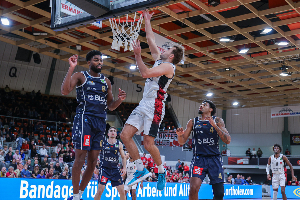 Pro A BAYER GIANTS vs Eisbären Bremerhaven-123 | Fotos von Basketballspielen aus dem Raum NRW fotografiert von Gero Mueller-Laschet und Daniel Schaefer - Realisiert mit Pictrs.com
