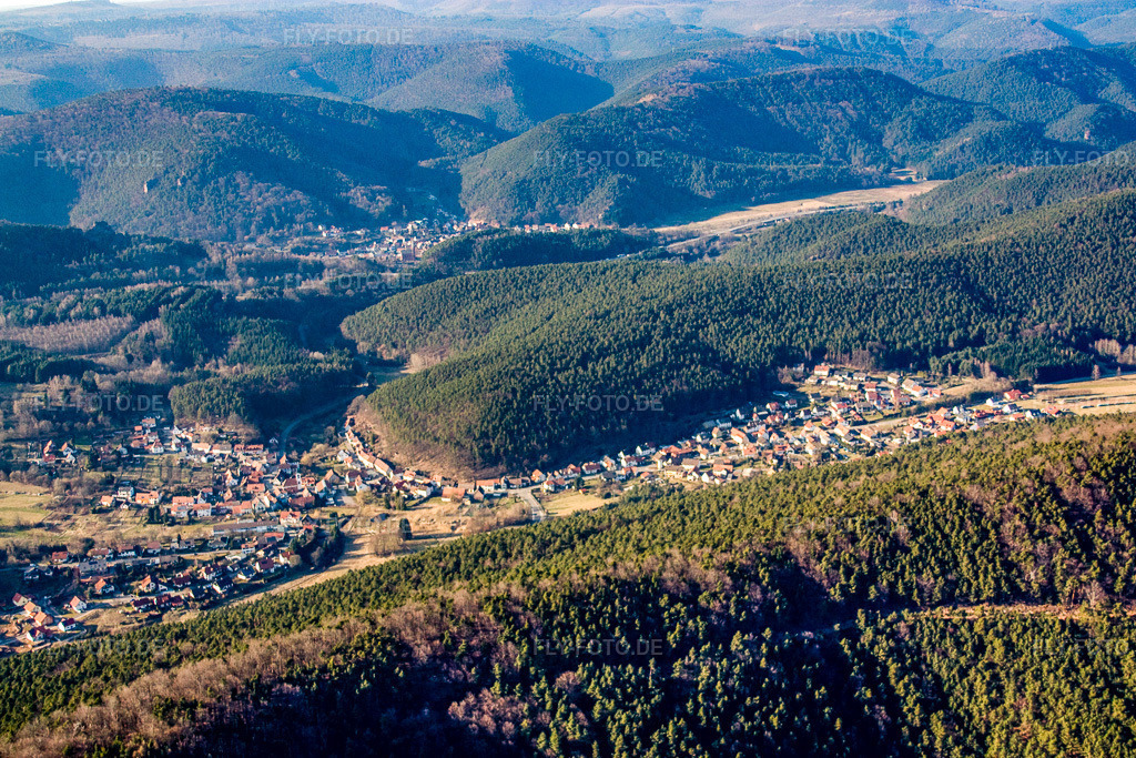 Luftbild: Dorfansicht von Südosten in Spirkelbach im Bundesland Rheinland-Pfalz in Deutschland. Foto: IMG_17445.jpg vom 21.03.2009 durch Werner Riehm/FLY-FOTO.de