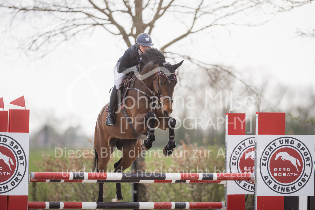 230425_HofSosath_SprPf-M-517 | Deine schönsten Turniermomente als professionelle Fotos! Entdecke hochwertige Pferdesport-Fotografie im Online-Shop. Jetzt Fotos finden & bestellen!