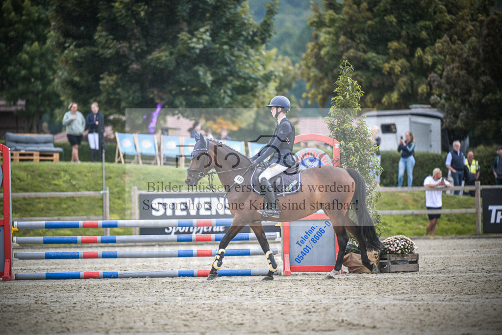 DOS_0794 | Entdecke hochwertige Reitturnierfotos von Foto Oger. Professionell, emotional und authentisch – jetzt Lieblingsmomente im Shop bestellen.Deutschlandweite Turnierfotografie. - Realisiert mit Pictrs.com