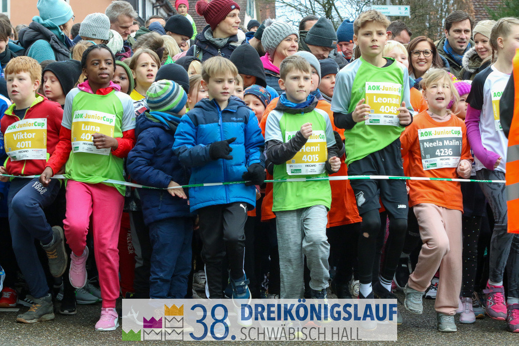 400m AOK Junior Cup | 3 Koenigslauf 2024 400m AOK Junior Cup - Realisiert mit Pictrs.com