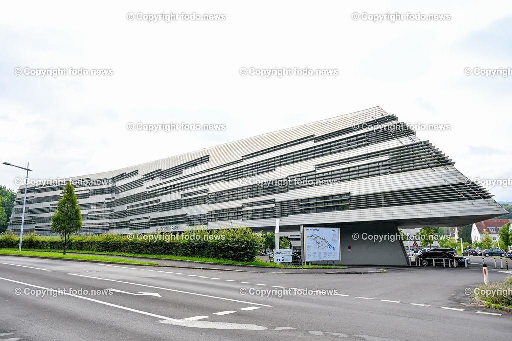 JKU Linz_ Science Park_ 31.07.2025-6 | 31.07.2025, LINZ, AUT, Johannes Kepler Universitaet, JKU, Gelaende, im Bild Themenbild, JKU Linz, Science Park, Campus, Technologie, hoch-modernes und architektonisch spektakulaeres Campus-Zentrum, Mechatronik, Kuenstliche Intelligenz, Digitalisierung, Mathematik, Forschung, Entwicklung, Limak