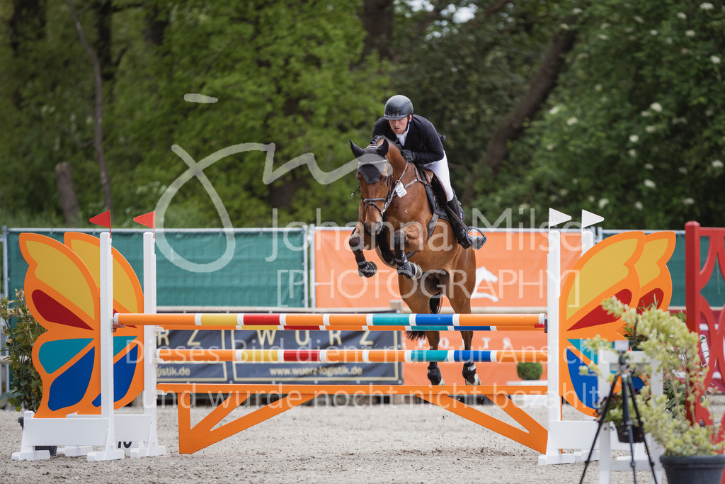 230516_Mühlen_05SprPf-L-528 | Deine schönsten Turniermomente als professionelle Fotos! Entdecke hochwertige Pferdesport-Fotografie im Online-Shop. Jetzt Fotos finden & bestellen!