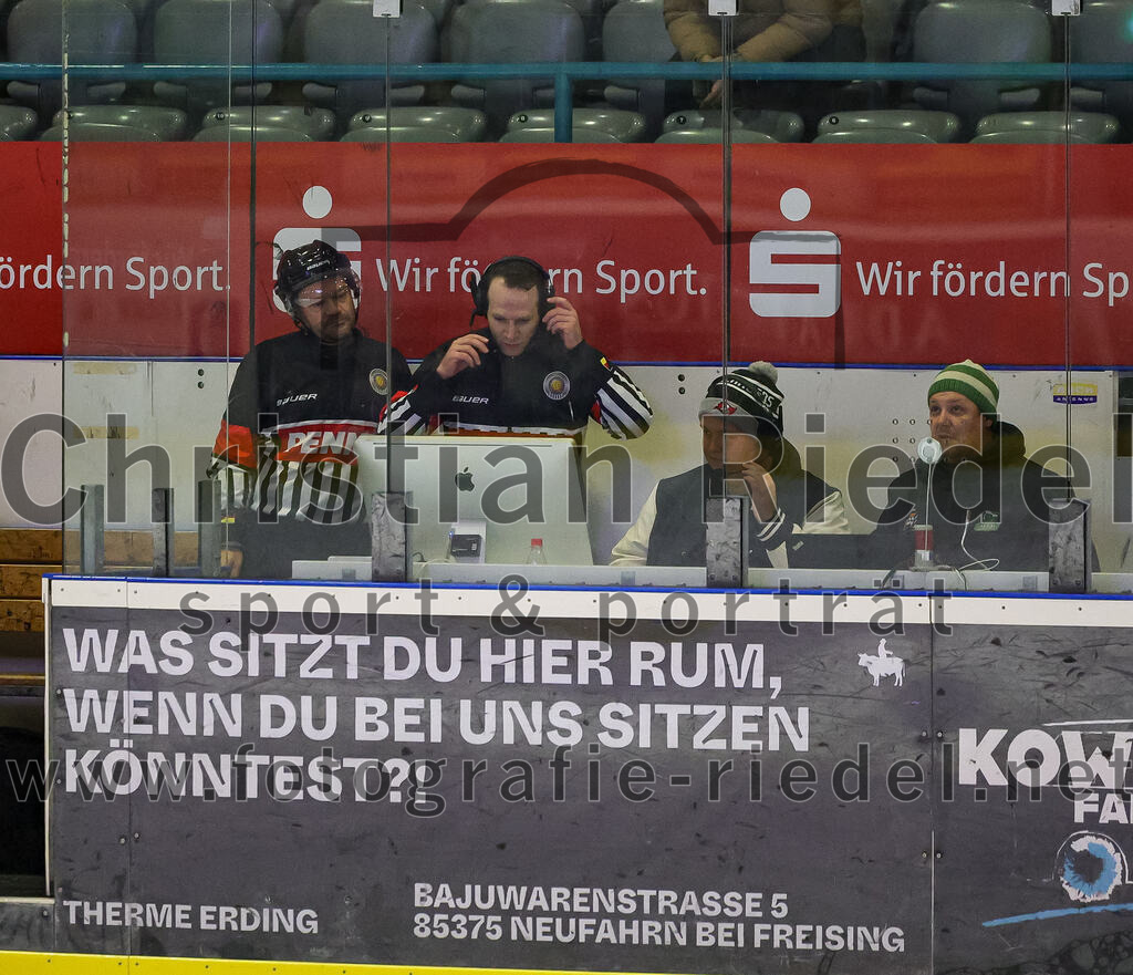 2025-10-28_089_TSV_Erding_gegen_Toelzer_Loewen | Erding, Deutschland, 28.10.2025:Eishockey, Oberliga Süd 2025 / 2026, 13. Spieltag, TSV Erding gegen Tölzer Löwen, Endergebnis: 2:5Foto: Christian Riedel / fotografie-riedel.net