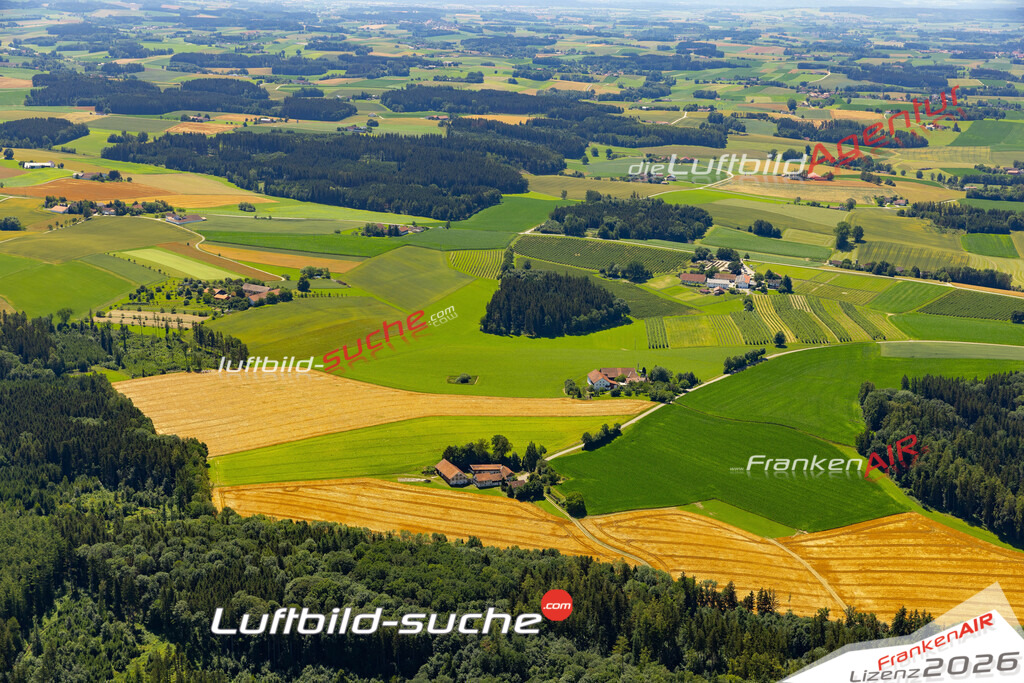 Die Luftaufnahme Asenreit - Wurmsham wurde 2022 vom Flugzeug aus (keine Drohne) erstellt. Hohe Auflösung -für große Poster und Wandbilder geeignet - Garantiert!