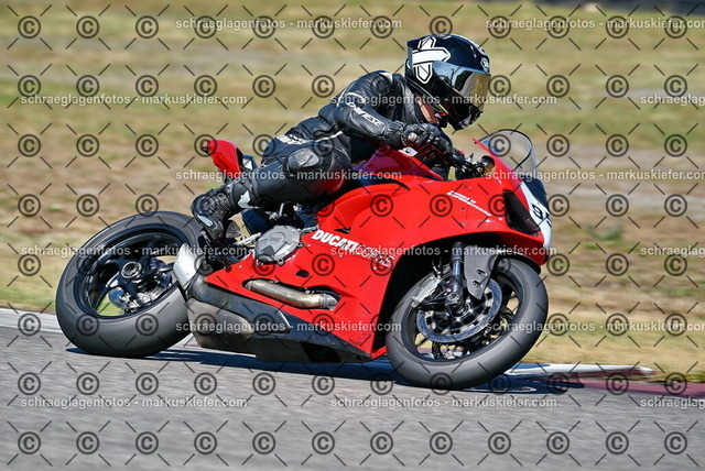 26bt04-0663 | markuskiefer.com - Realisiert mit Pictrs.com