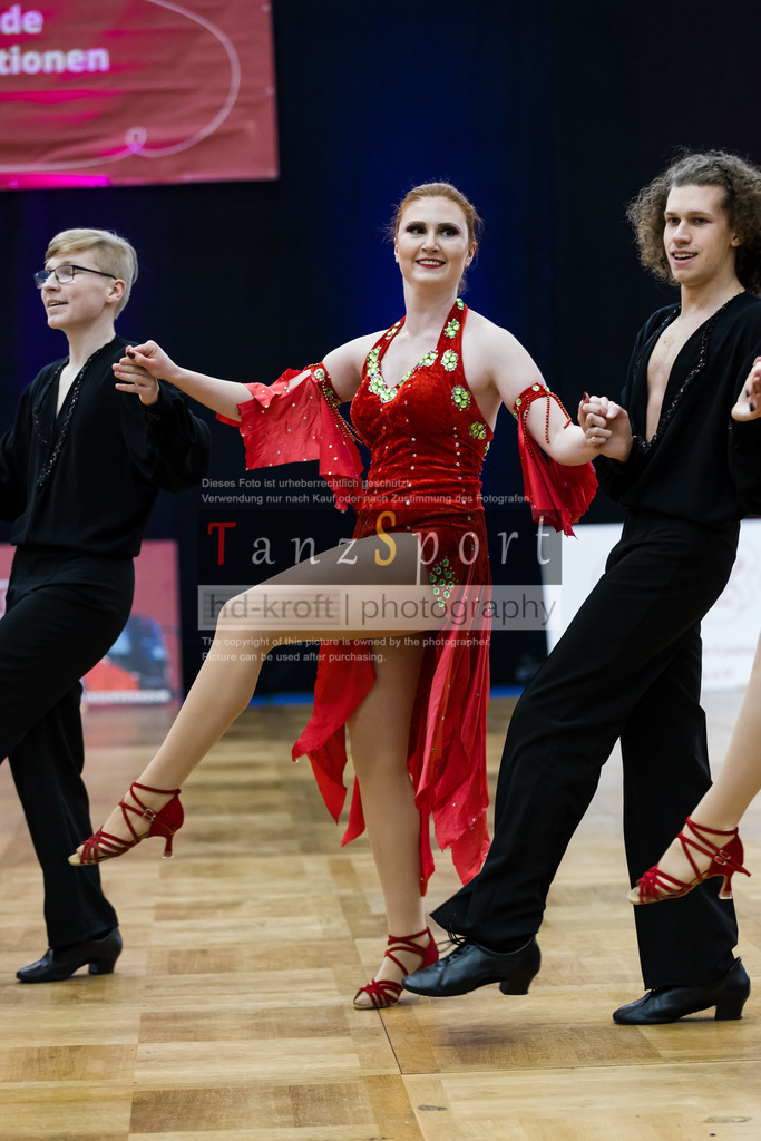 202603145_LL_Lat-Formationen_Nbg_4816 | Tanzsportbilder, Standardtanz, Lateintanz, WDSF, DTV, LTVB, dancecomp, goc, hessen tanzt, blaues band der spree, walzer, tango, wiener walzer, slowfox, quickstepp, samba, rumba, cha-cha-cha, paso doble. jive, hd-kroft photography, turniertanzsport