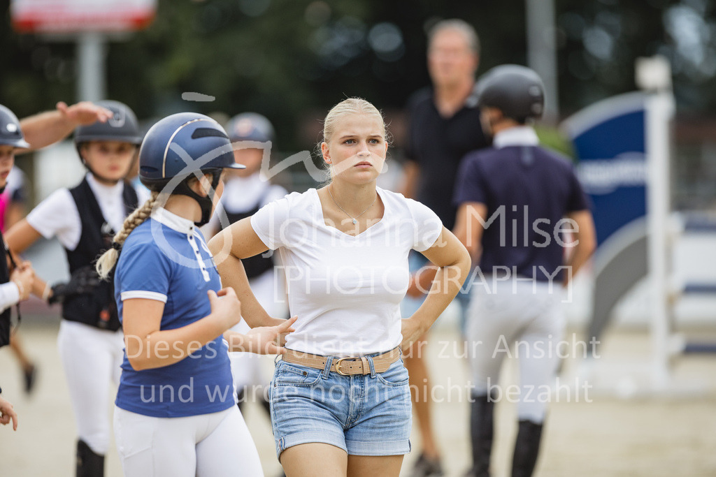 230824_Delbrueck_PonyTrophy-212 | Deine schönsten Turniermomente als professionelle Fotos! Entdecke hochwertige Pferdesport-Fotografie im Online-Shop. Jetzt Fotos finden & bestellen!