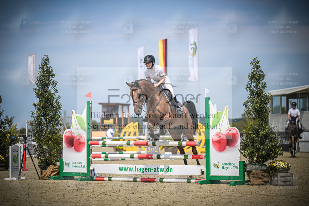 DOS_4003 | Entdecke hochwertige Reitturnierfotos von Foto Oger. Professionell, emotional und authentisch – jetzt Lieblingsmomente im Shop bestellen. - Realisiert mit Pictrs.com