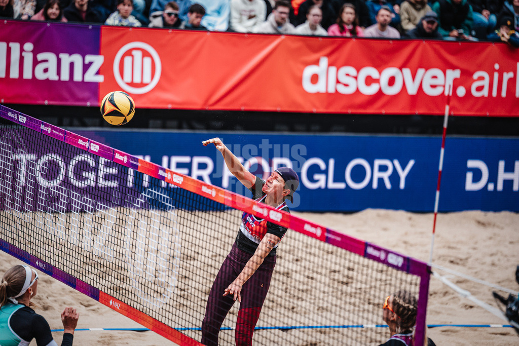 Beachvolleyball | Frauen | Allianz German Beach Tour 2026 | Tourstop Düsseldorf | 17.05.2026 | Melanie Gernert beim Angriff