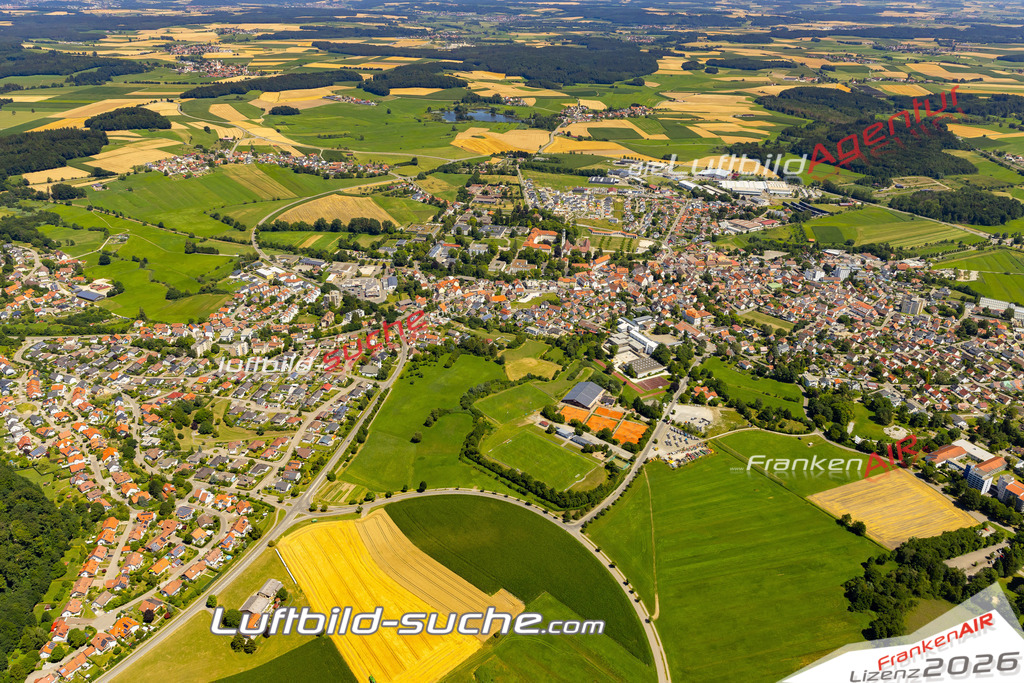 Aktuelles Luftbild von  Bad Schussenried - Die Luftaufnahme wurde 2022 mittels UL-Flugzeug erstellt ( keine Drohne ) - hochauflösende Kamera-Systeme von  Canon -Beste Qualität - Für grossformatige Ausdrucke geeignet. Die Geschenkidee !