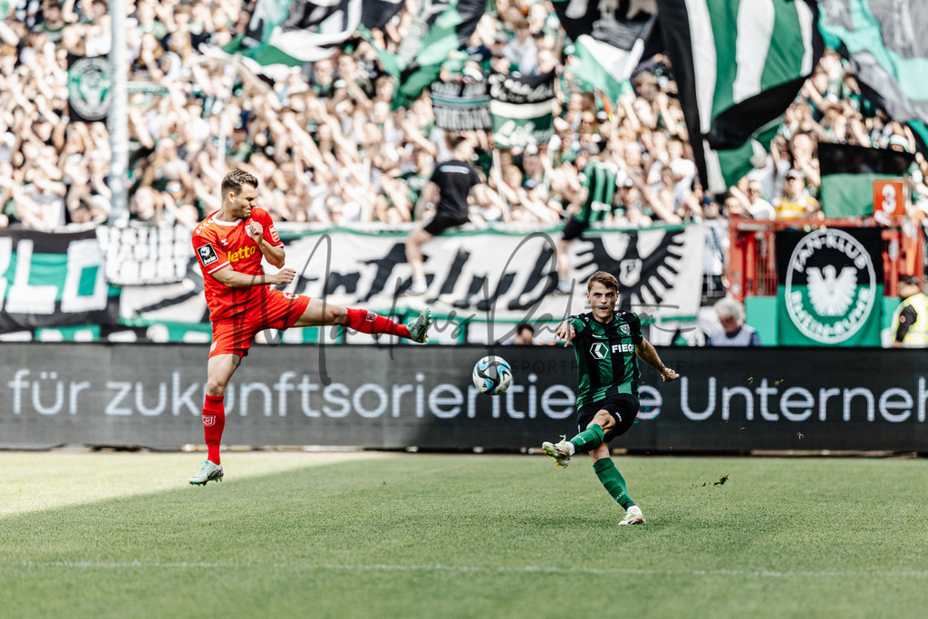 3. Liga, Saison 2023/24, 32. Spieltag: SC Preußen Münster - Jahn Regensburg | Münster, 06.04.2024: 3. Liga, 32. Spieltag, SC Preußen Münster gegen Jahn Regensburg im LVM-Preußenstadion in Münster. Foto: sportfotografie.ms | Markus Paletta - Realisiert mit Pictrs.com