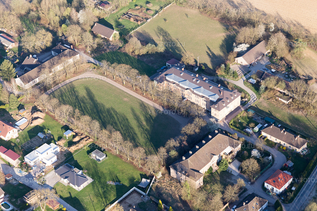 Vue aérienne: Cité des Cadres Camp à Oberrœdern dans le département Bas Rhin, France – .Photo: IMG_097799.jpg prise le 27/03/2017 par Werner Riehm/FLY-FOTO.eu – Résolution de l'original: 5472 x 3648 px